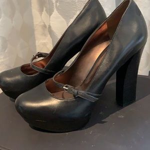 Platform Heels by Guess size 7.5